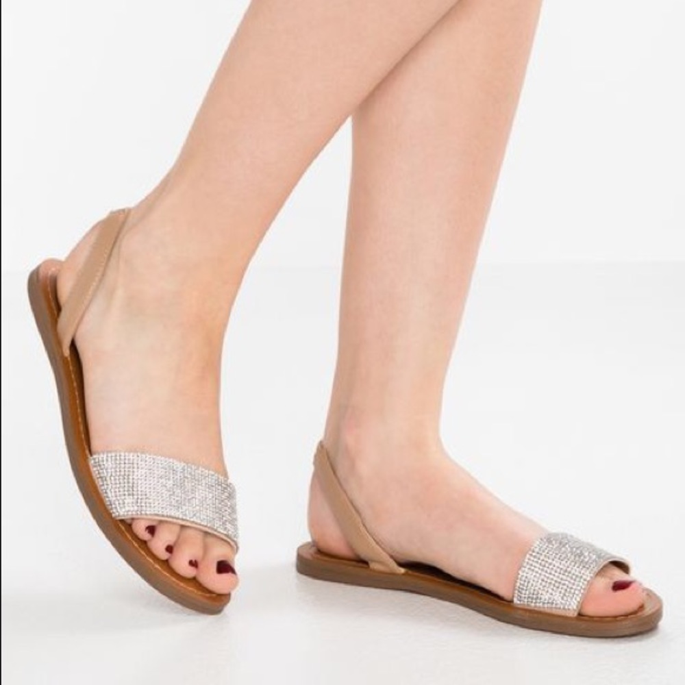🎉Host Pick 7/4🎉 Steve Madden Rock Sandals